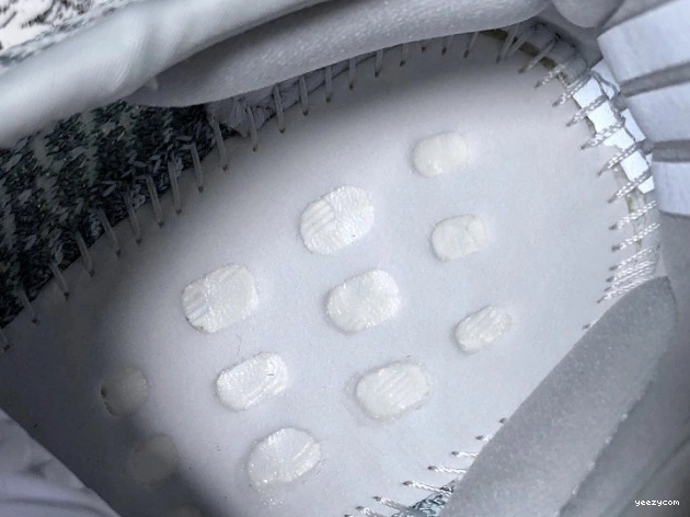 White Cloud Reflective Boost 350 Adidas FW5317 V2 Yeezy 0801